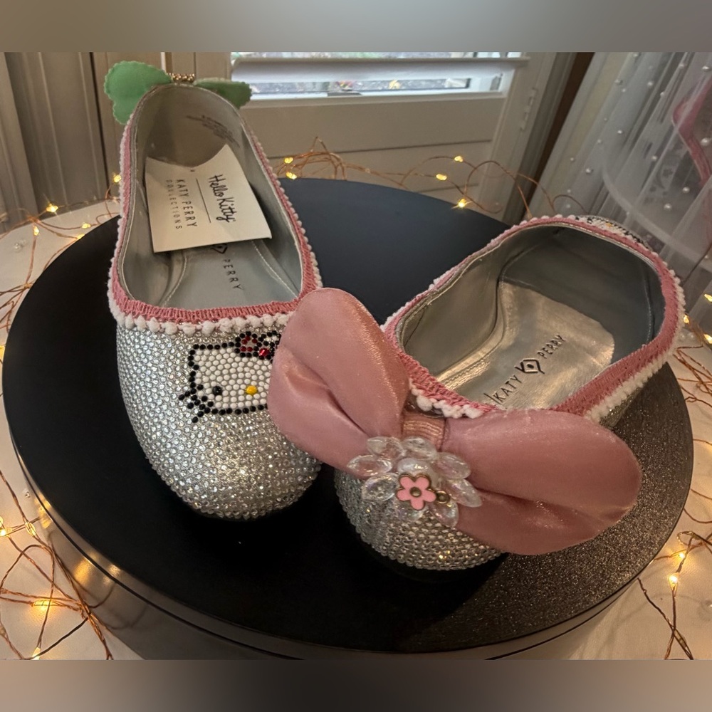 Hand Embellished Statement Crystal Ballet Flat in Hello Kitty Theme, size 8.5 - Picture 12 of 16